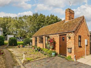 River Avon Country Holiday Cottage